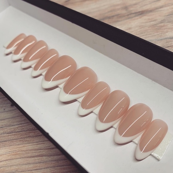 Classic French Luxury Salon Quality Press On Nails - Picture 2 of 3